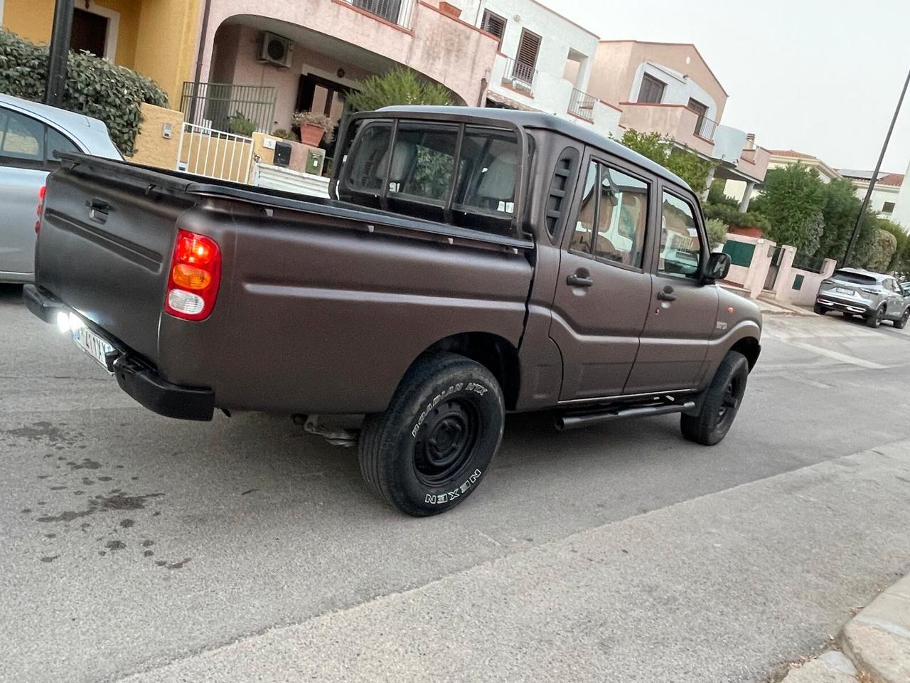 Mahindra Goa 2.5 CRDe 4WD SC Pick-Up Rib. Tril.