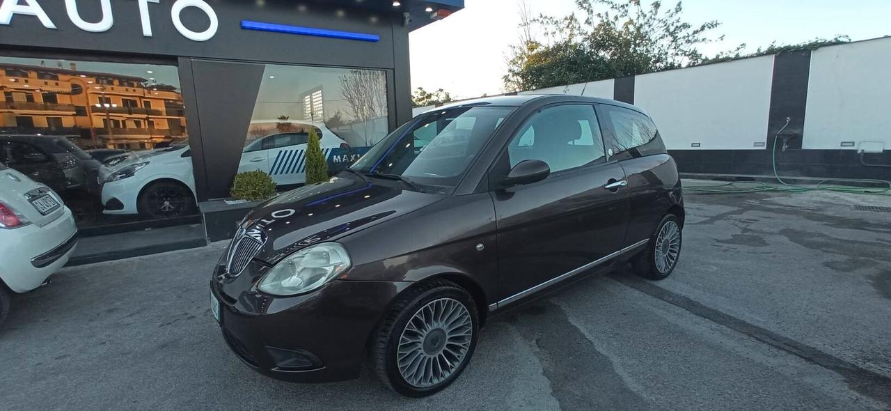 Lancia Ypsilon 1.4 Argento Ecochic GPL