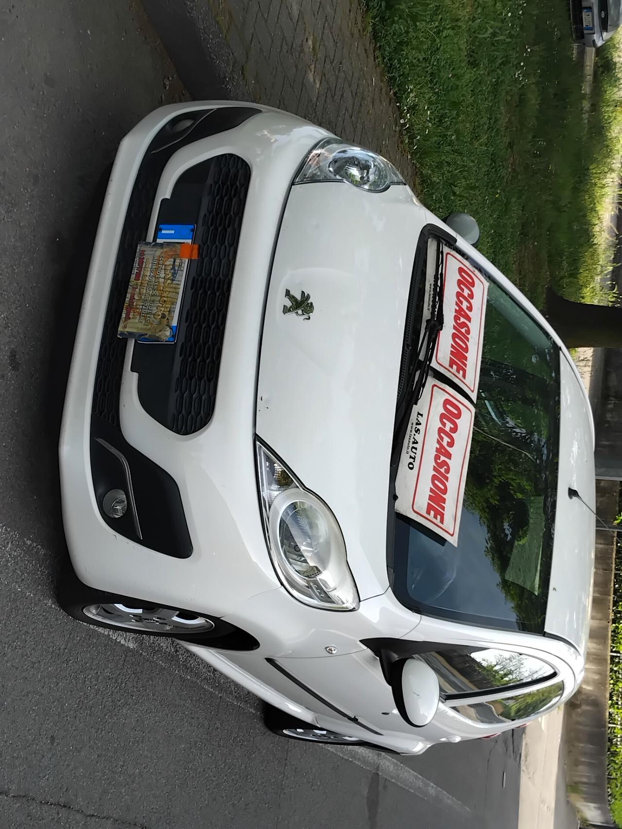 Peugeot 107 1.0 68CV 5p. Active CAMBIO AUTOMATICO X NEO PATENTATI A 2.999 EU