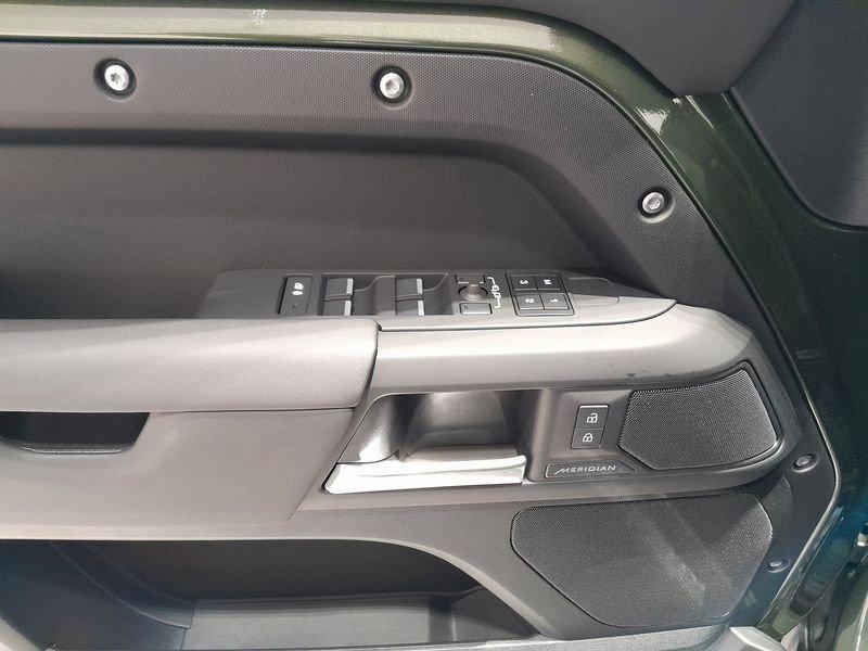 Land Rover Defender D200 AWD Auto 110 X-Dynamic SE IVA ESPOSTA
