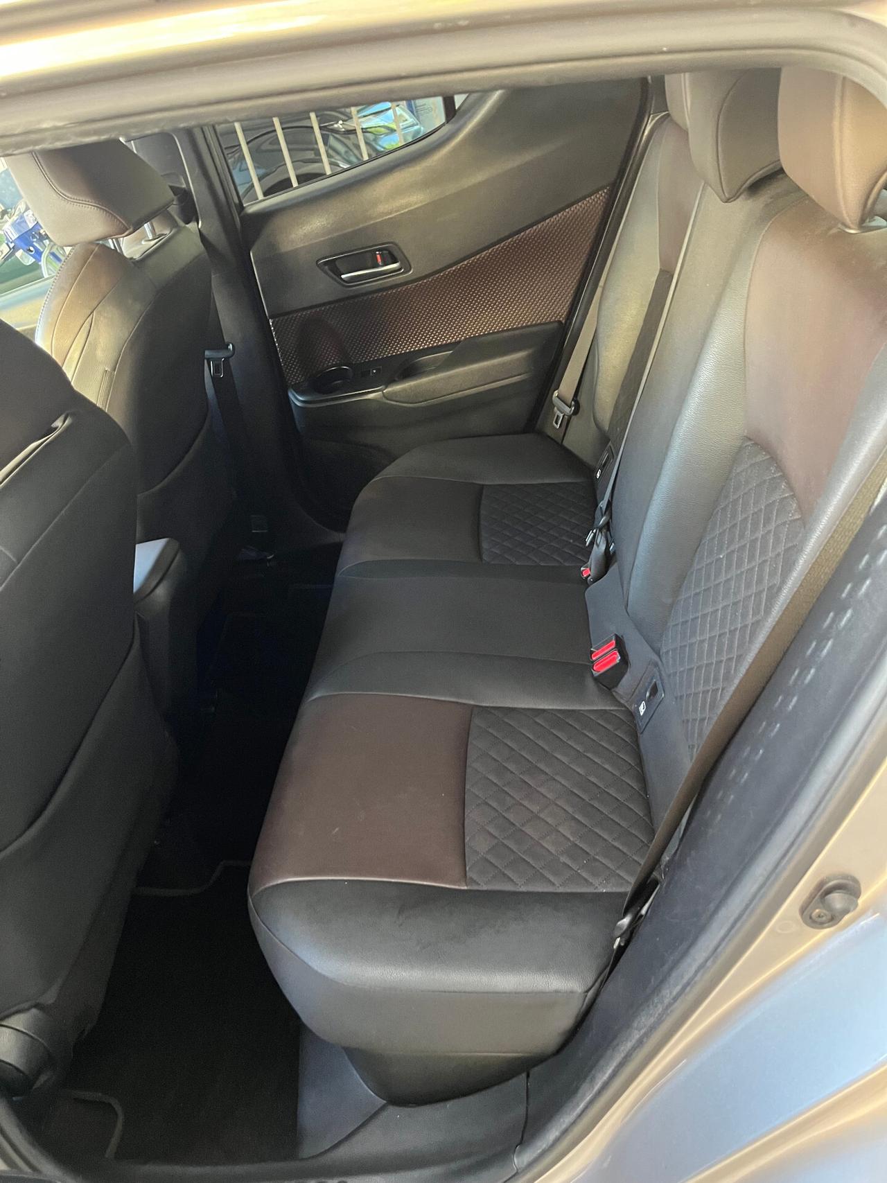 TOYOTA C-HR 1.8 HYBRID E-CVT LOUNGE - UNICO PROPRIETARIO - ANCHE PER NEOPATENTATI - PREZZO NON VINCOLATO A FINZANZIAMENTO