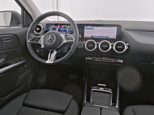 MERCEDES-BENZ GLA 180 Automatic Progressive Advanced