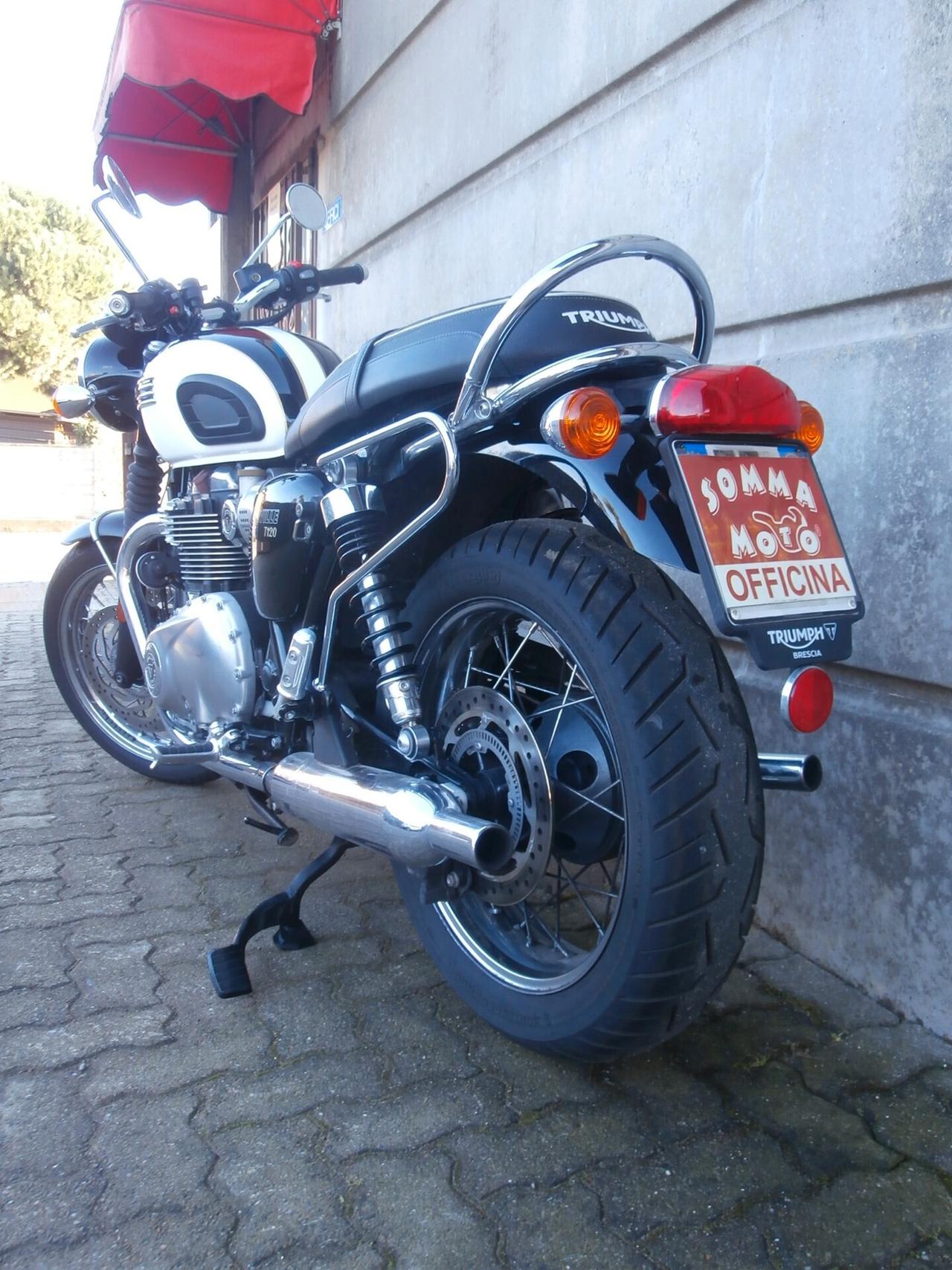 Triumph Bonneville T120 del 2016, Passaggio , tagliando e garanzia inclusi