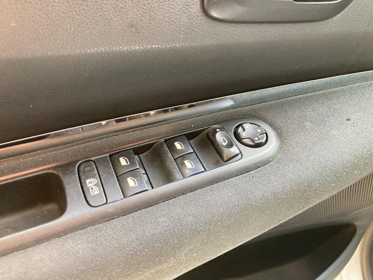 Peugeot 5008 1.6 HDi -SETTE POSTI-2013