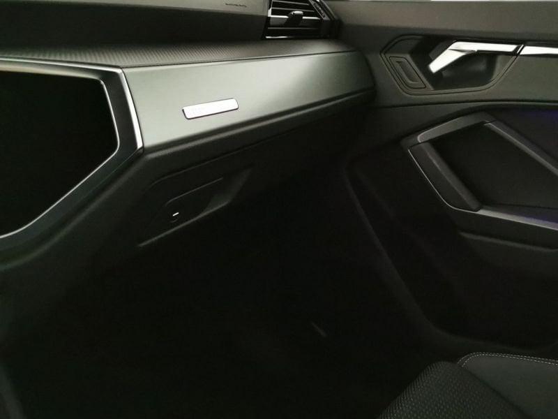 Audi Q3 45 2.0 tfsi Identity Black quattro 245cv s-tronic