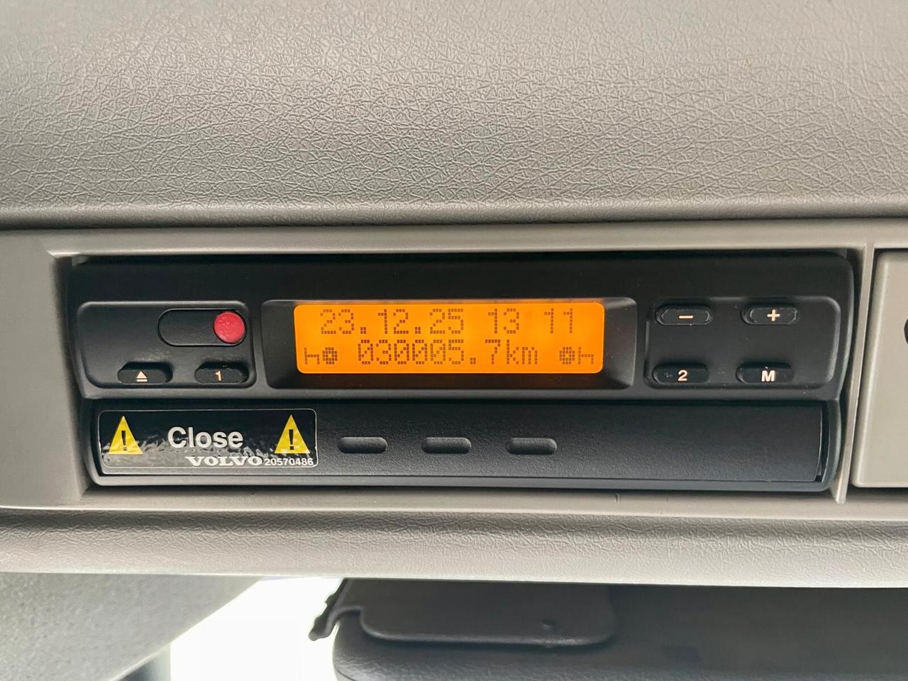 VOLVO FH12-460 - AUTOMATICO CON VOITH -EURO 3 TACHIGRAFO ANALOGICO