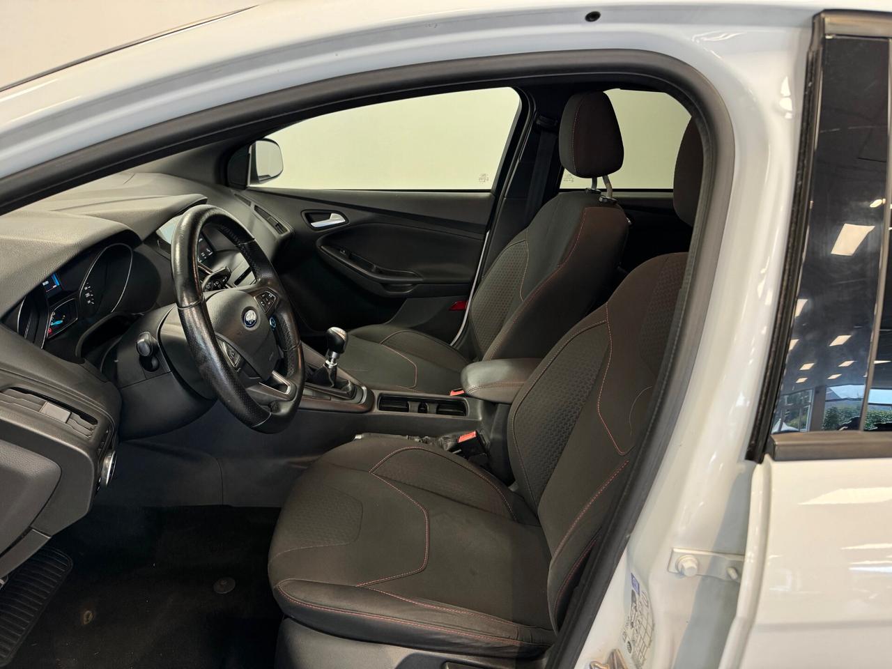 Ford Focus 1.5 TDCi 120 CV Start&Stop SW ST Line PACK SPORT