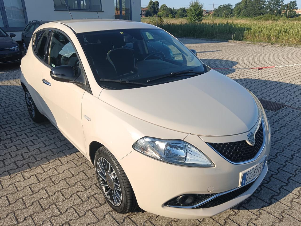 Lancia Ypsilon 1.2 69 CV 5 porte GPL Ecochic Gold