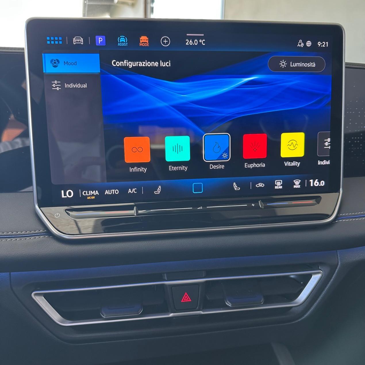 Volkswagen Tiguan 2.0 tdi R-Line Plus 150cv dsg