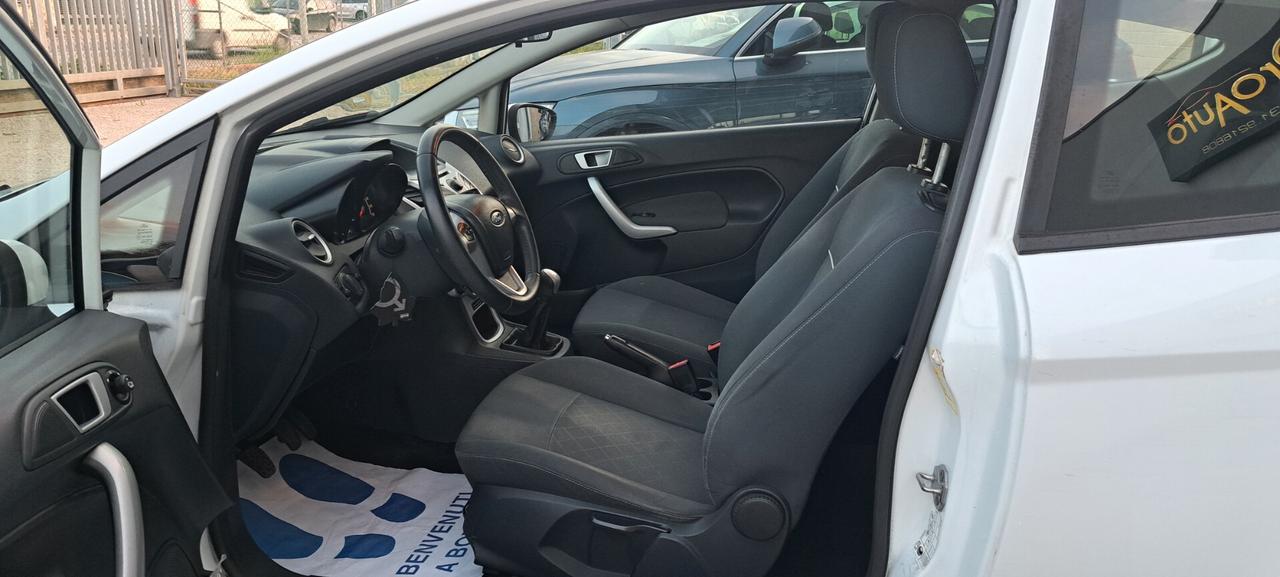 Ford Fiesta 1.4 TDCi 70CV 3 porte Titanium