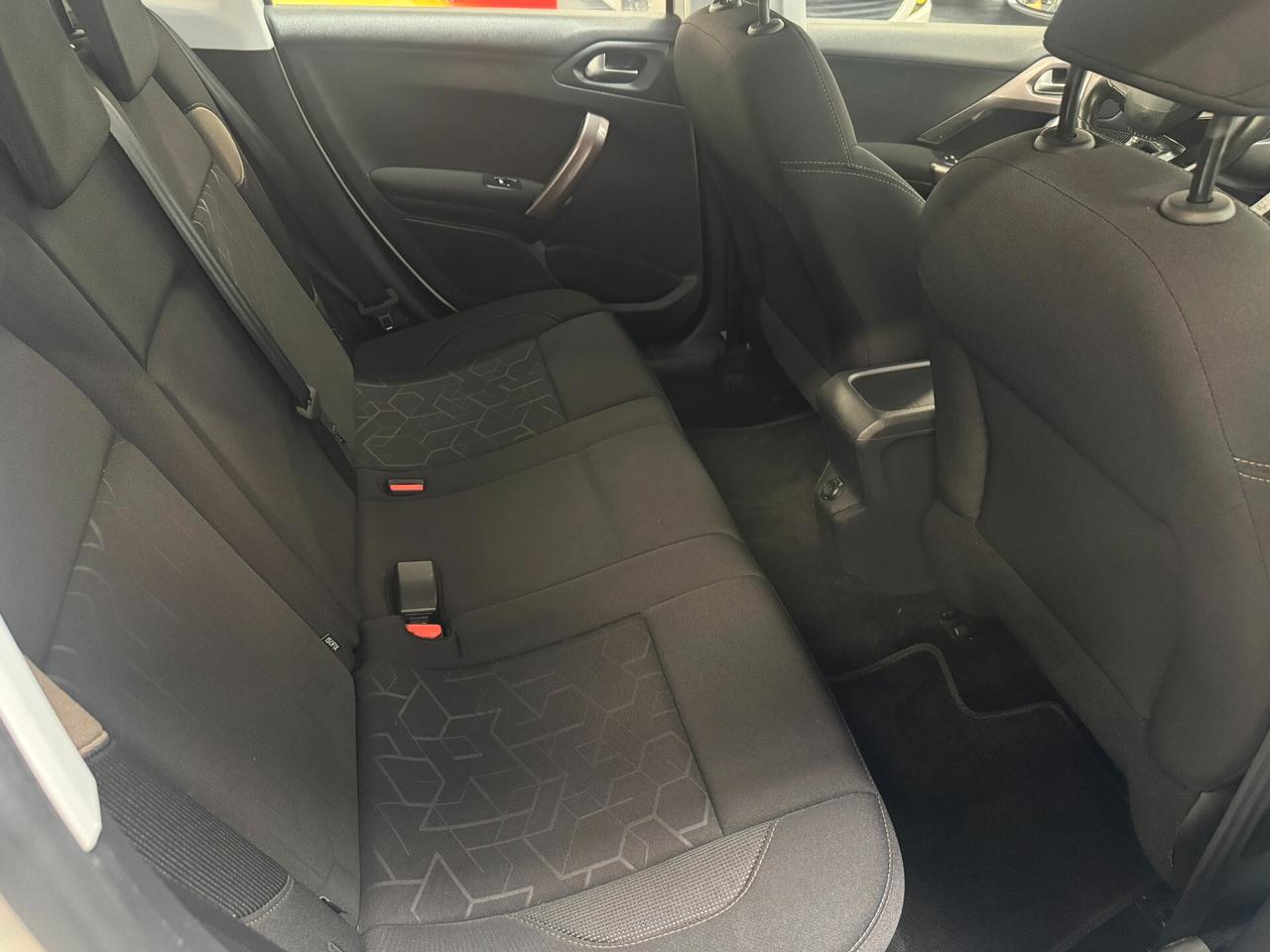 Peugeot 2008 PureTech 82 Active