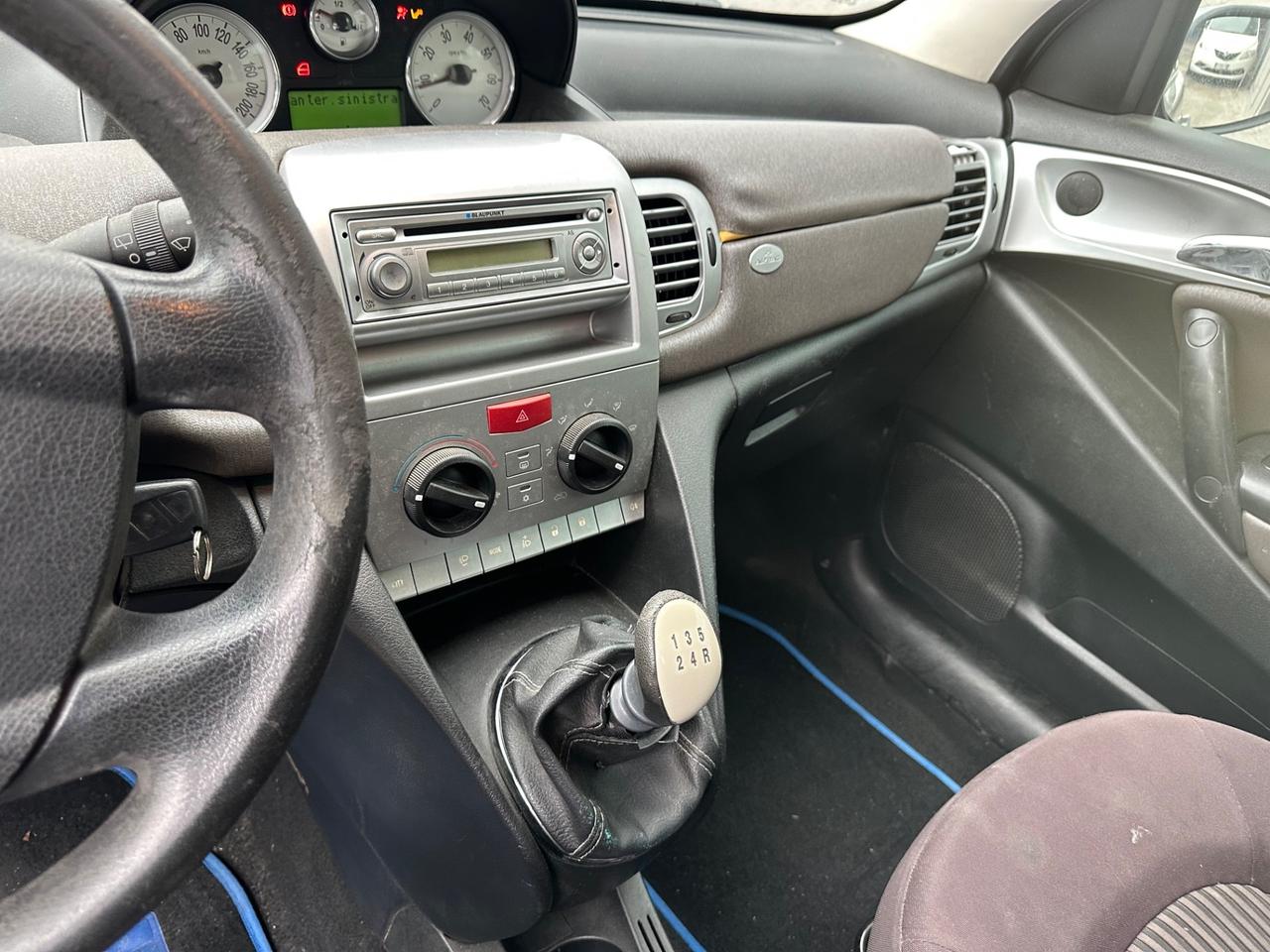 Lancia Ypsilon 1.2 Oro