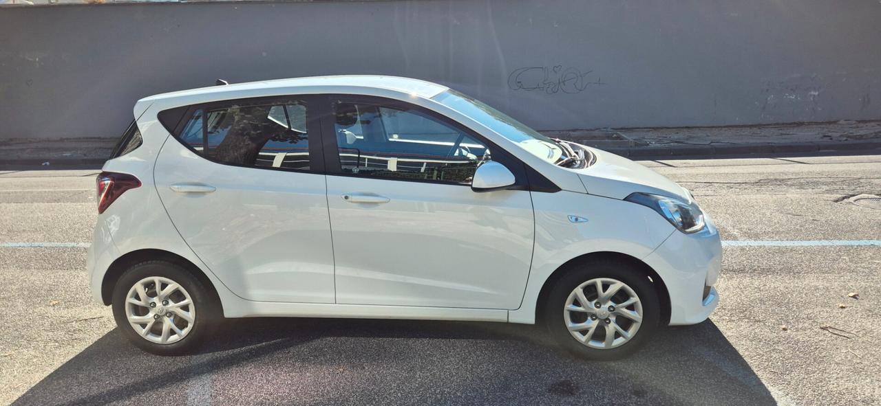 HYUNDAI i10 GPL - GARANZIA 12 MESI