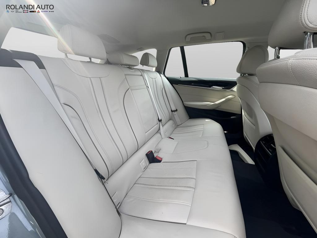 BMW Serie 5 Touring 520 d Luxury Steptronic