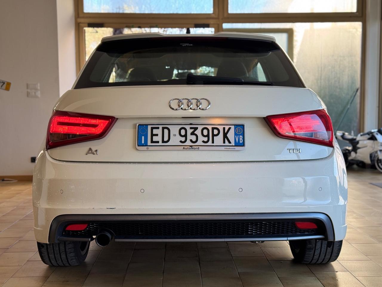 Audi A1 1.6 TDI 105 CV Attraction sline