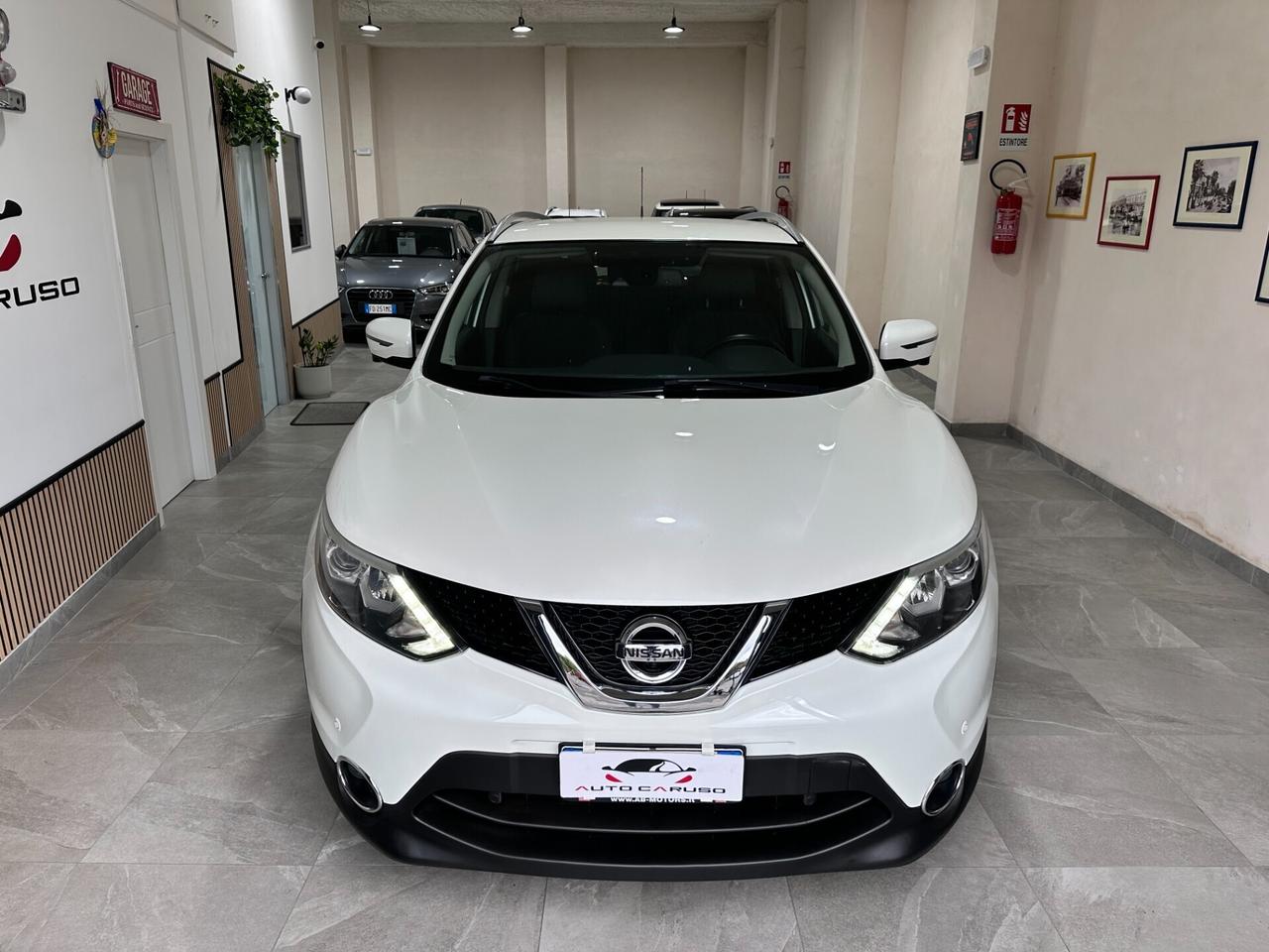 Nissan Qashqai 1.5 dCi N-Connecta – DA VETRI