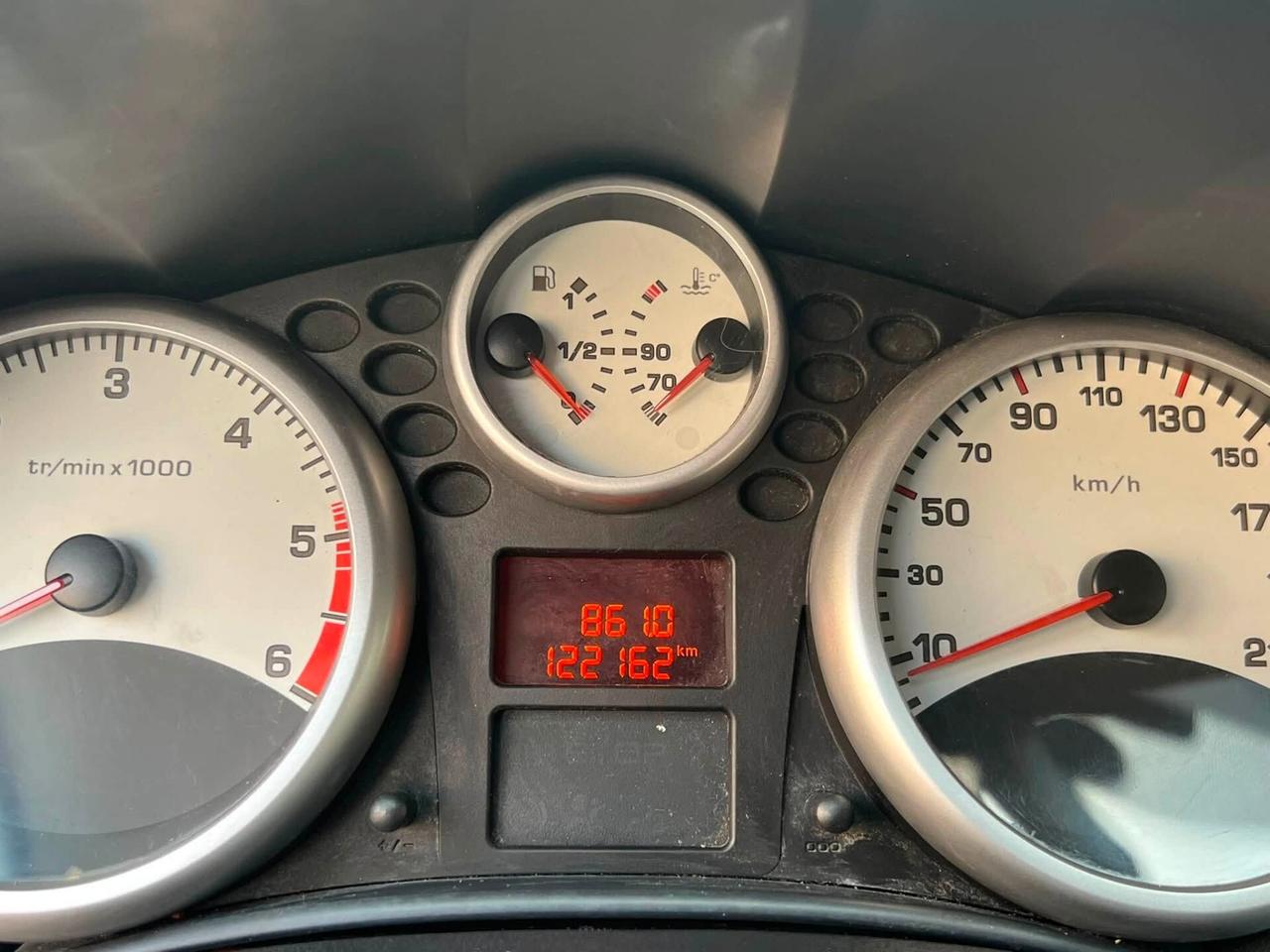 Peugeot 207 1.4 HDi 70CV 5p. ONE Line