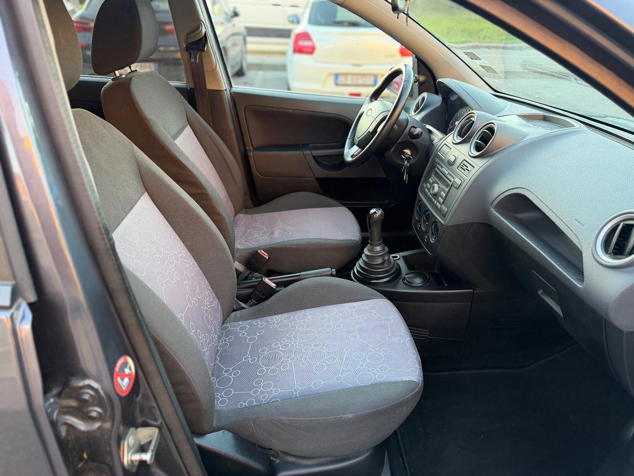 Ford Fiesta 1.2 16V 5p. Ghia Euro 4