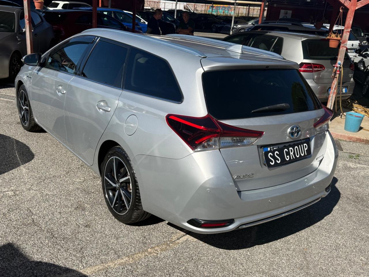 Auris Touring Sports 1.8 Hybrid Lounge-70 mila km -unipro