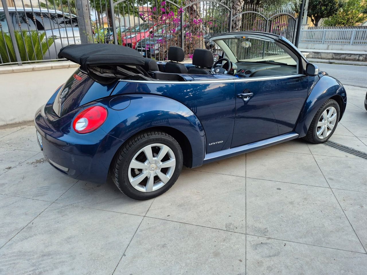 Volkswagen New Beetle 2009 photo 5