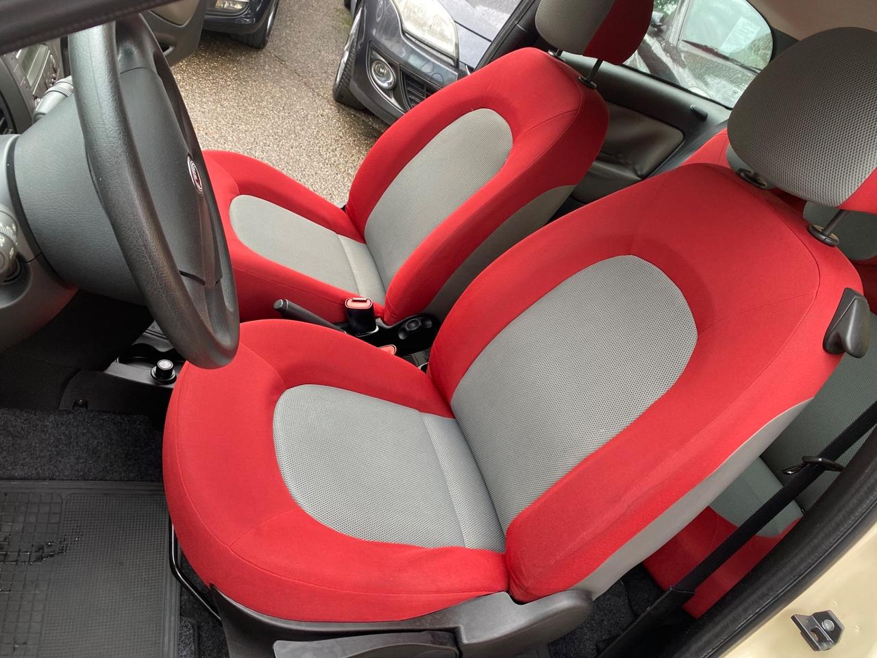 Lancia Ypsilon 1.2 Benzina Argento NEOPATENTATI