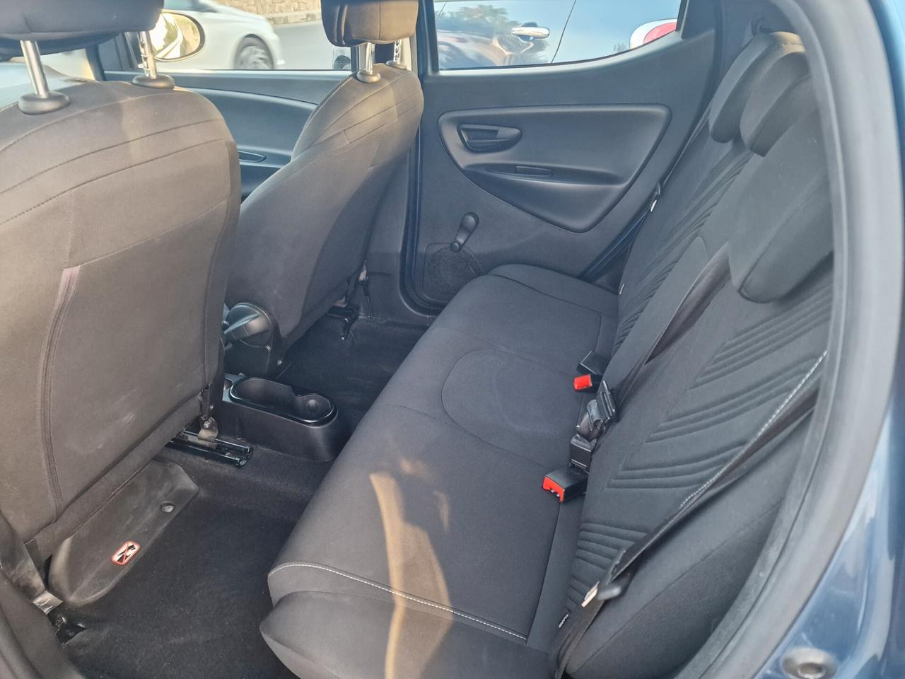 Lancia Ypsilon 1.0 FireFly 5 porte S&S Hybrid Alberta Ferretti