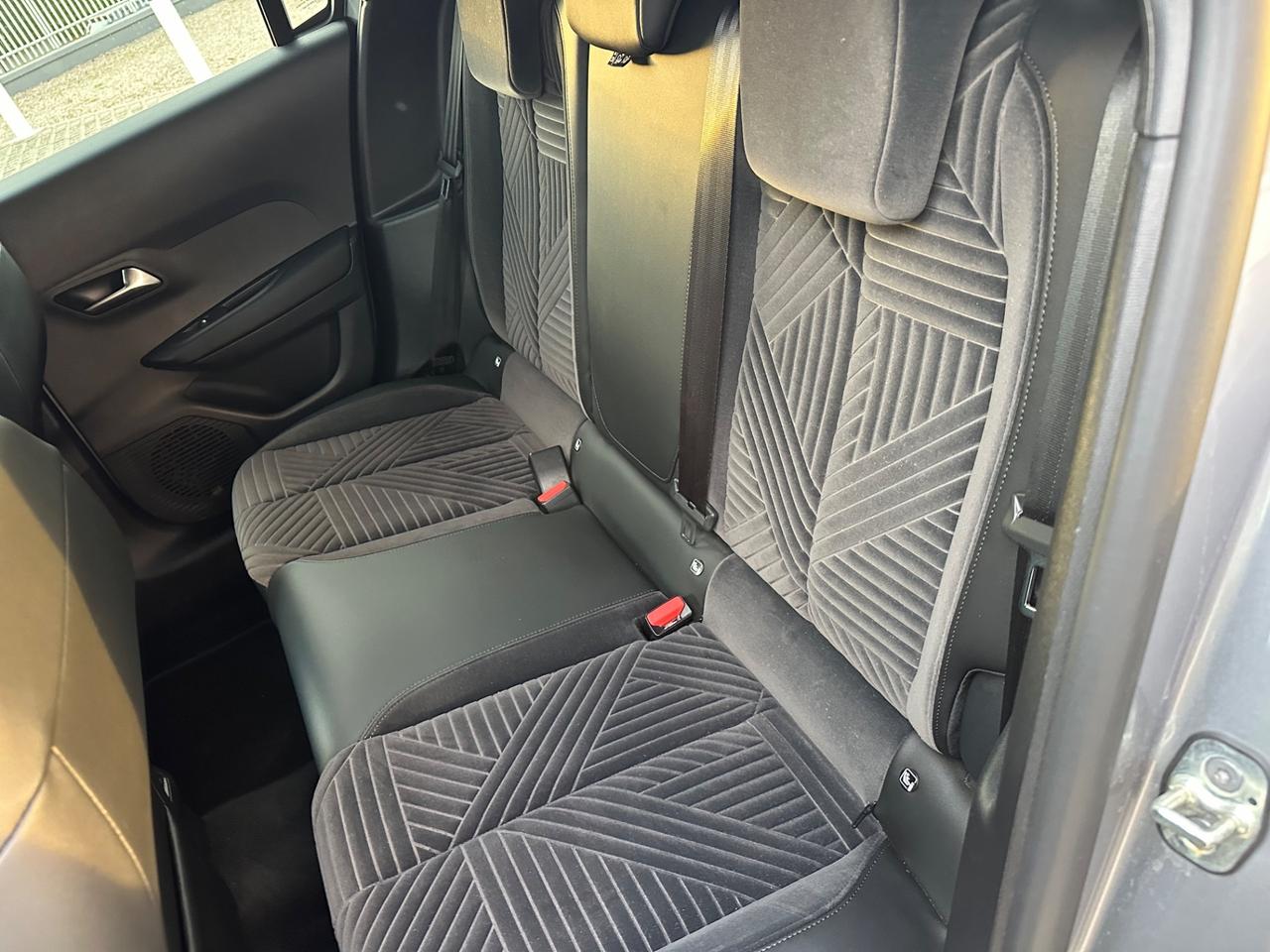 Lancia Ypsilon Hybrid e-DCT LX