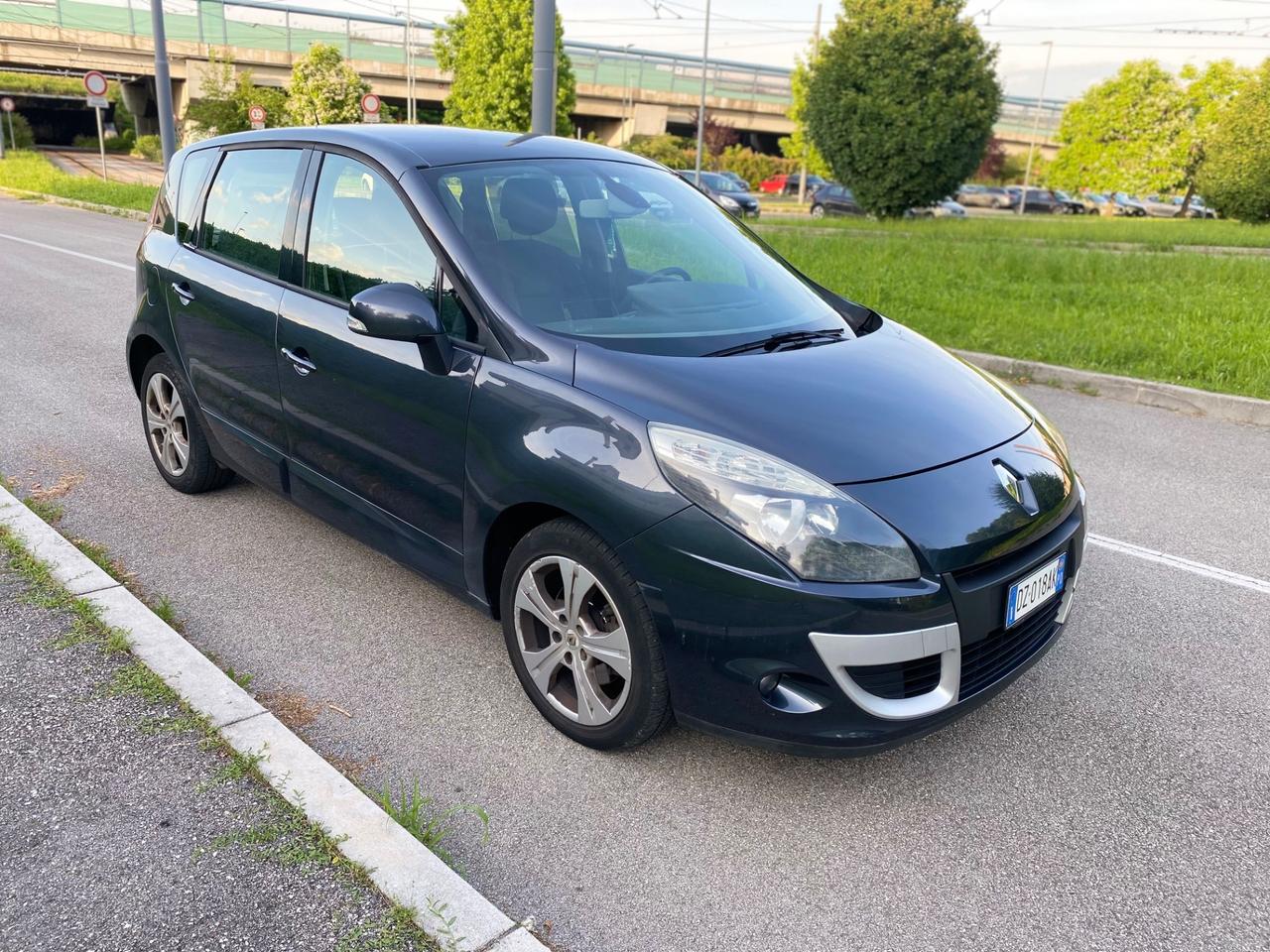 Renault Scenic XMOD1.5 dCi 110CV Dynamique