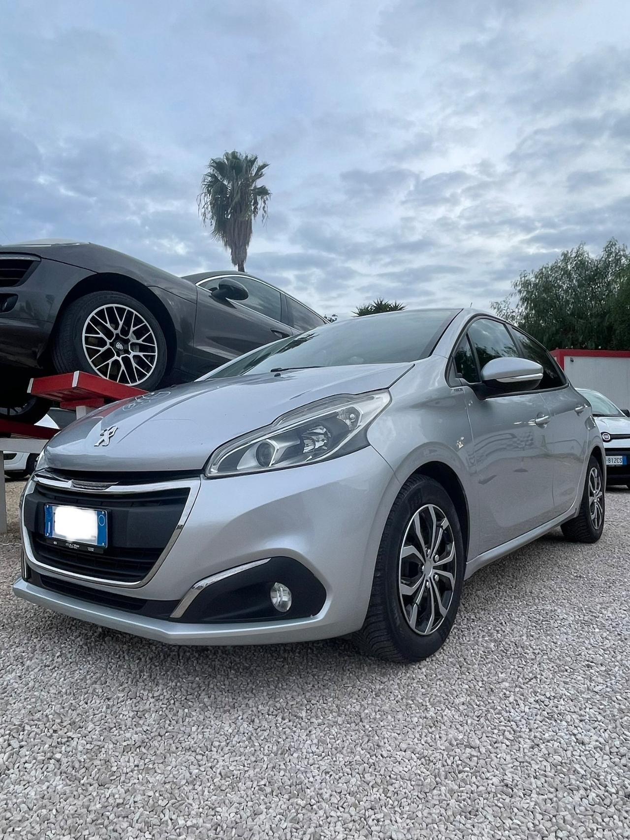 Peugeot 208 Allure 1.2 PureTech 82cv GPL