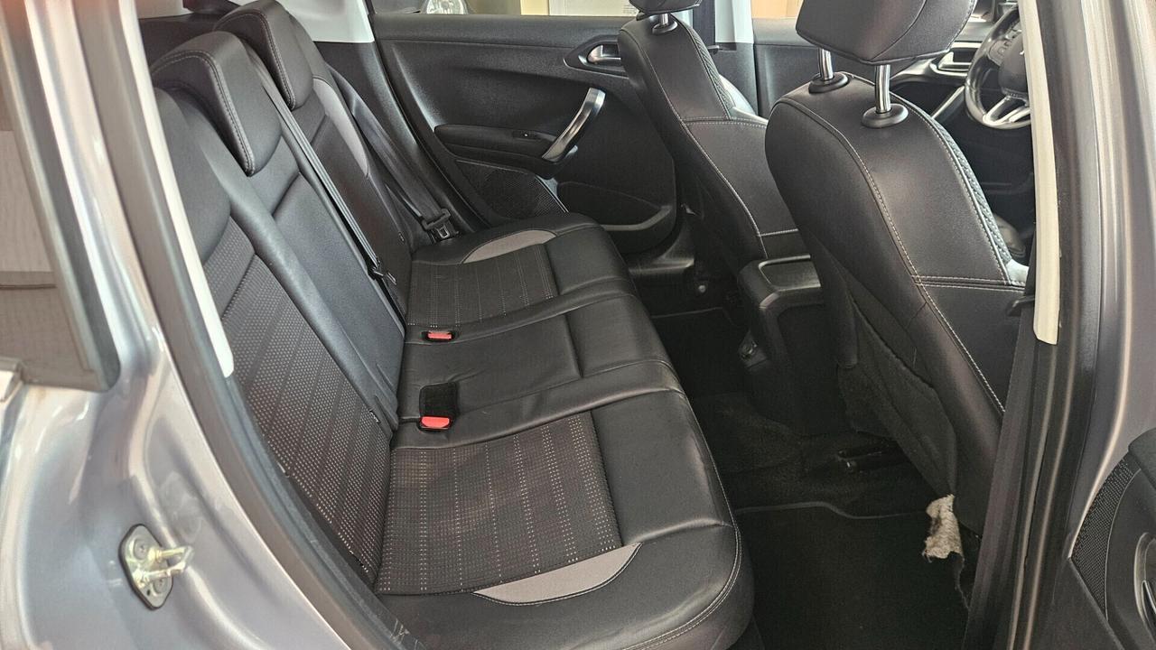 Peugeot 2008 BlueHDi 100 S&S Allure