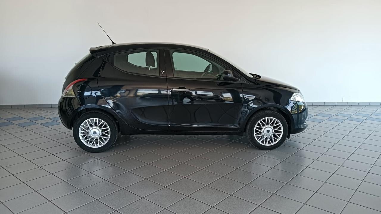 Lancia Ypsilon 1.2 69 CV 5 porte Platinum