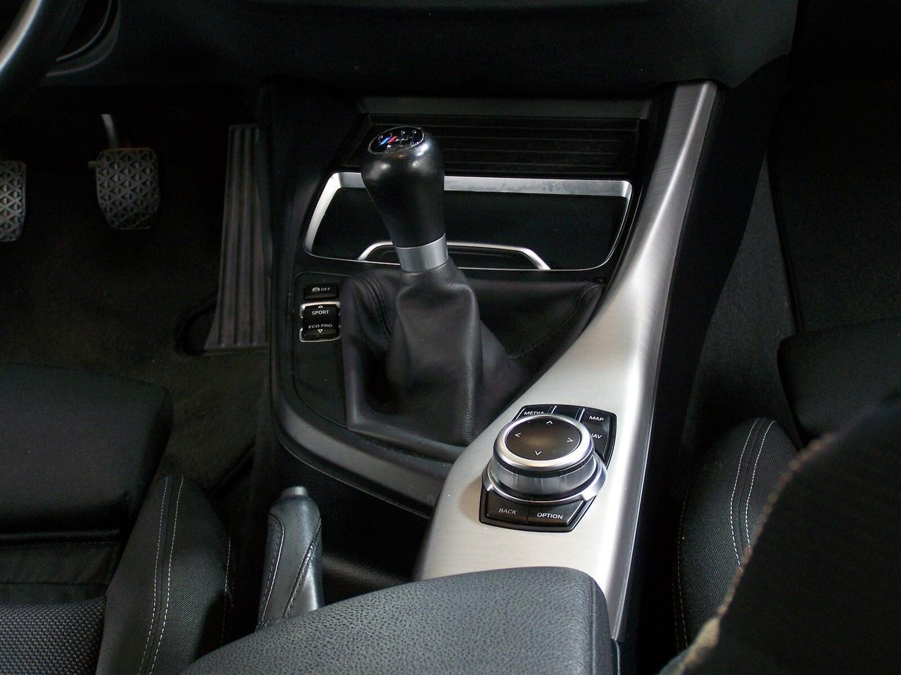 Bmw 118 M SPORT PACK SHADOW 18" SENS PARK DOPPI SEDILI RISCALDATI CRUISE CONTROL NAVY IN ARRIVO OPZIONABILE