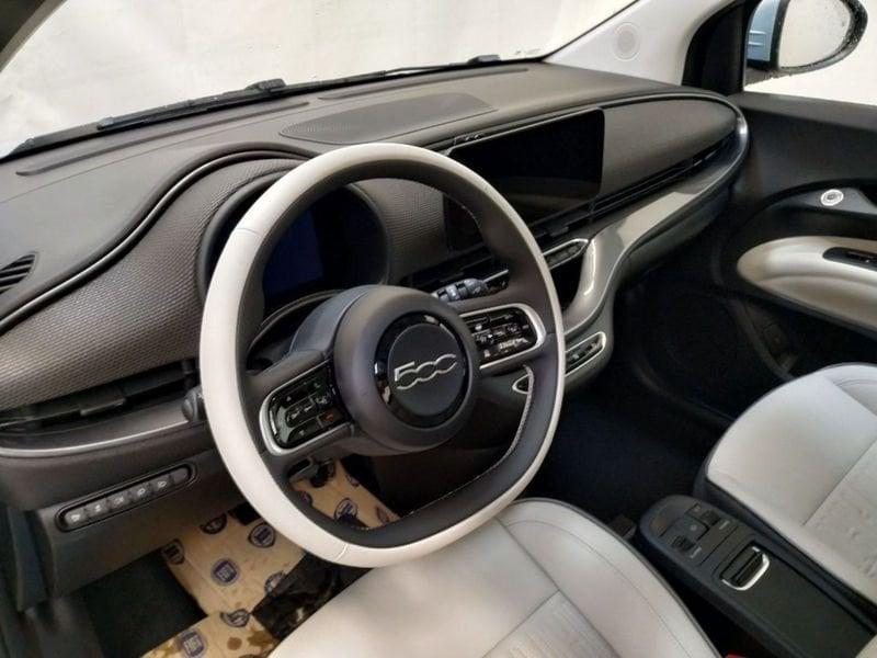FIAT 500 500e 42 kWh La Prima