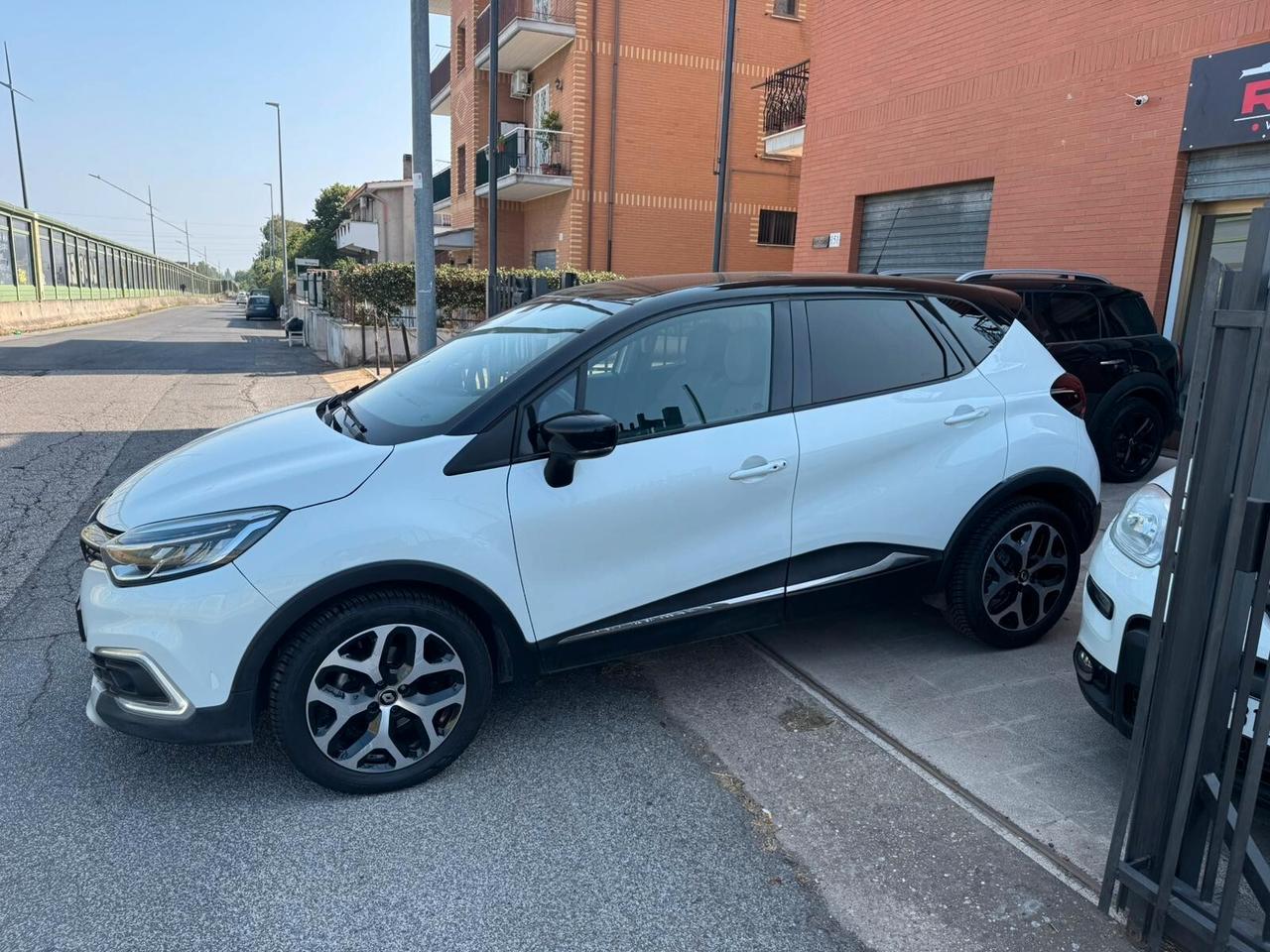 Renault Captur dCi 8V 90 CV EDC Initiale Paris
