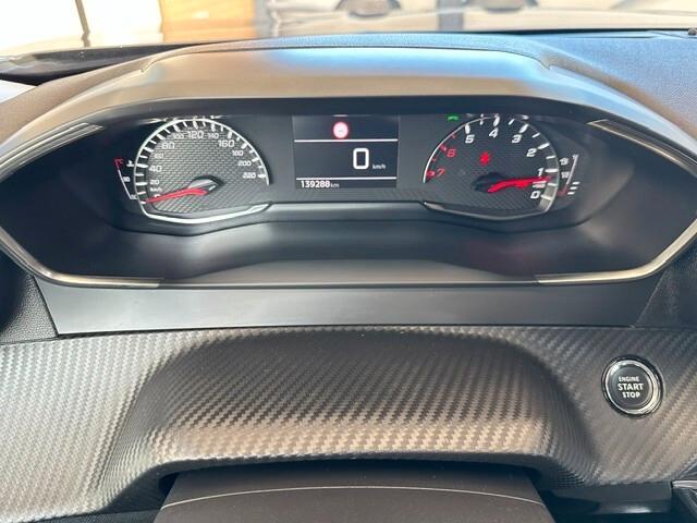 Peugeot 2008 PureTech 100 S&S Allure Navi Pack