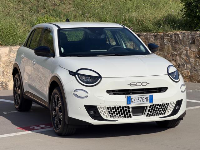 FIAT 600 HYBRID 145CV DCT MHEV+NAVI+RCAM+2PDC+LED