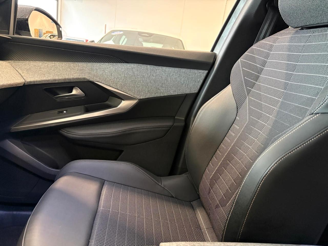 Peugeot 3008 ALLURE Hybrid 145 e-DCS6 SPOTICAR