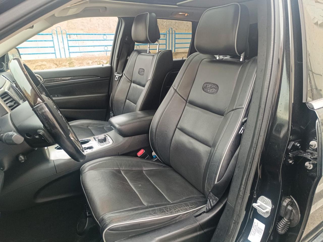 Jeep Grand Cherokee 3.0 CRD 241 CV Overland (turbodiesel)