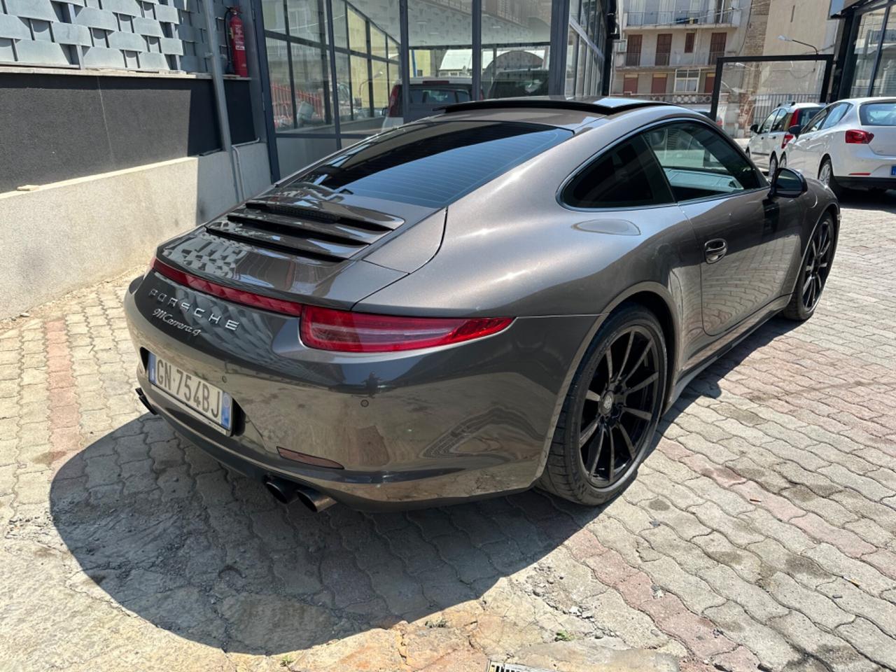Porsche 911 3.4 Carrera 4 Coupé Scarichi Tetto 2015