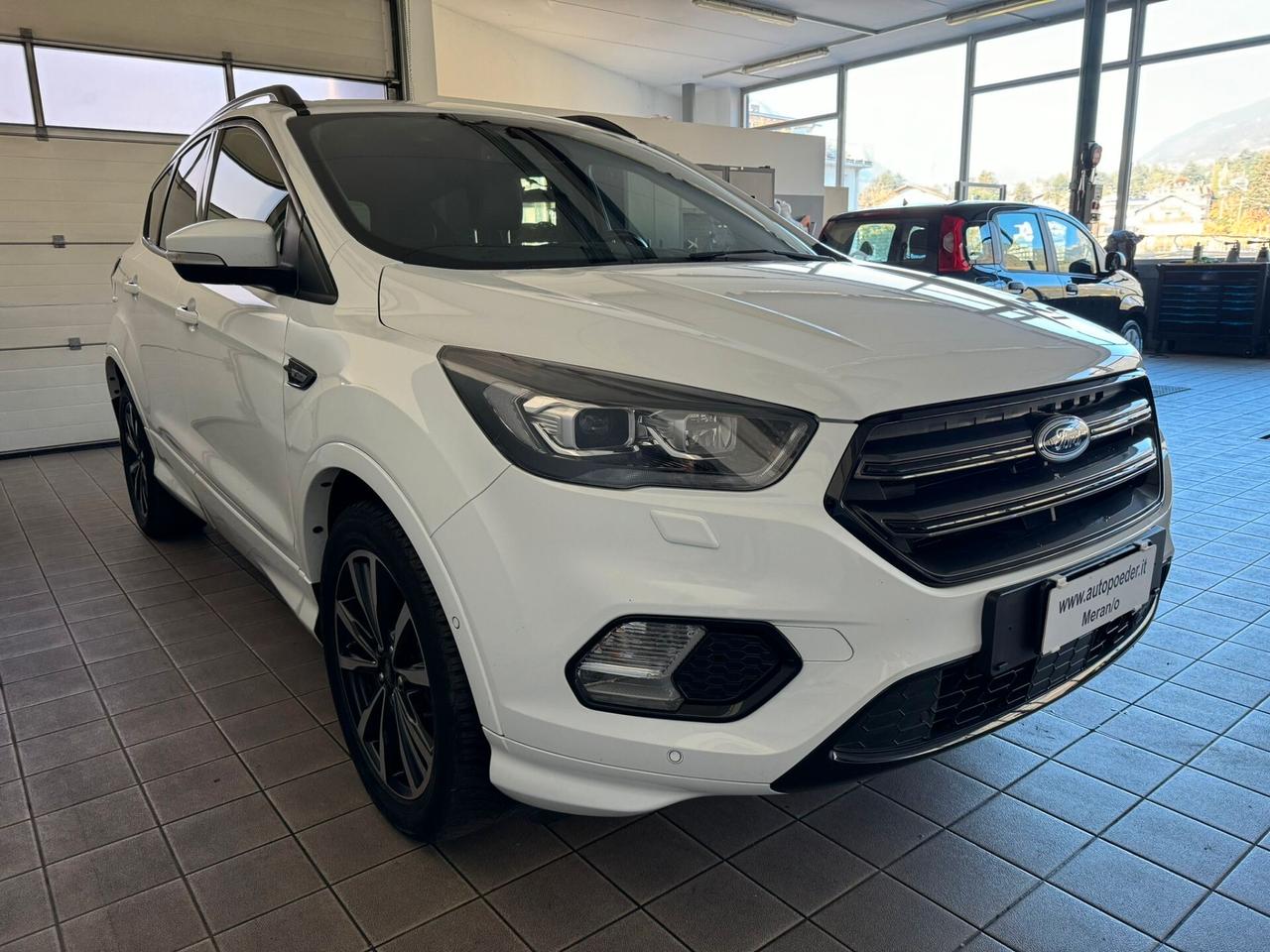 Ford Kuga 2.0 TDCI 180 CV S&S 4WD Powershift ST-Line