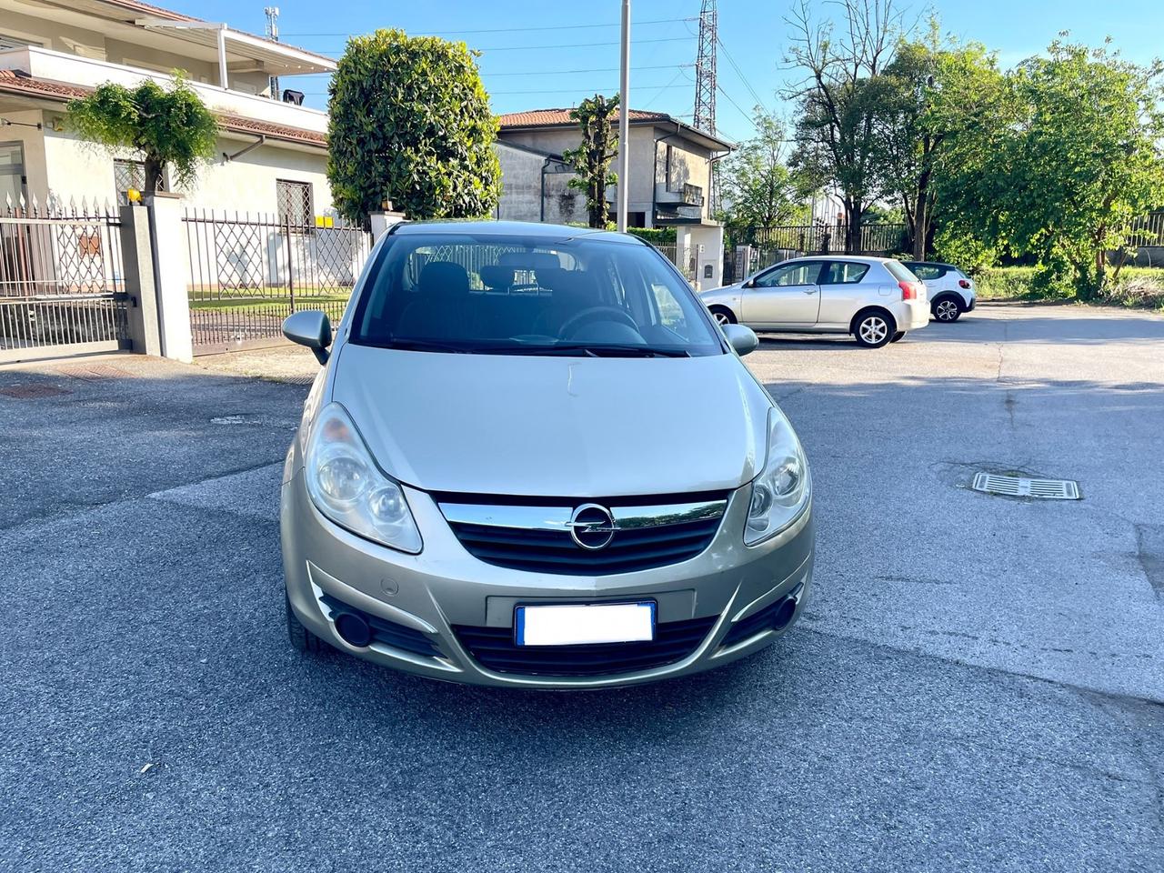Opel Corsa 1.2 5 porte Cosmo per Neopatentati
