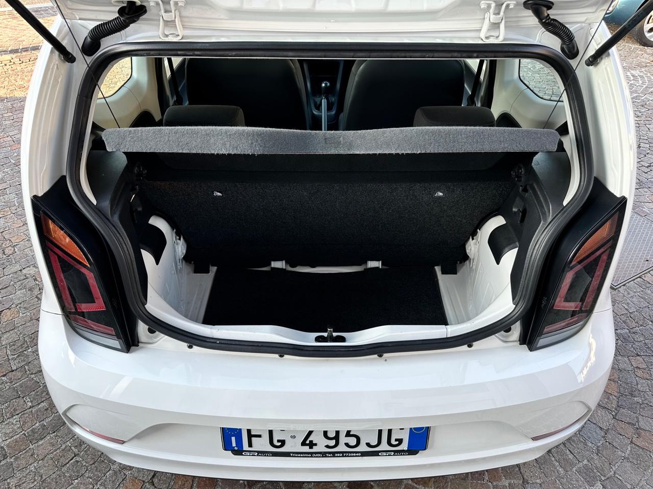 Volkswagen UP - 1.0Bz 60Cv - Neopatentati