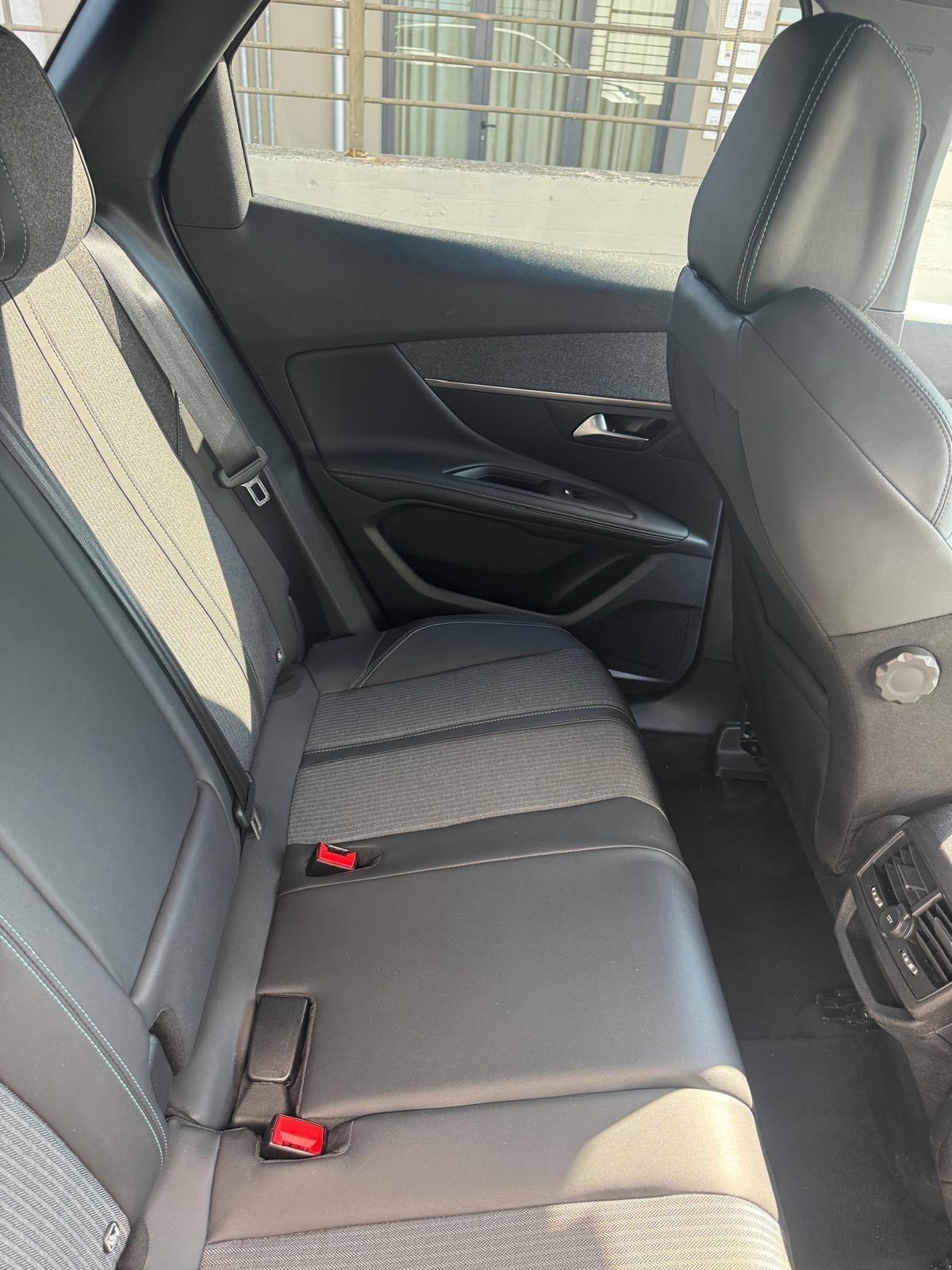 Peugeot 3008 BlueHDi 130 S&S EAT8 Allure
