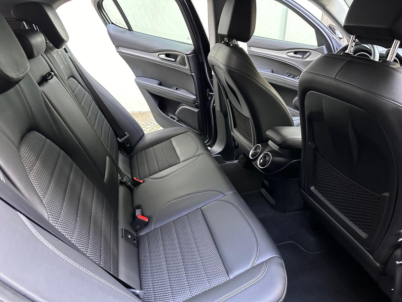 Alfa Romeo Stelvio 2.2 Turbodiesel *PADDLE F1* Q4