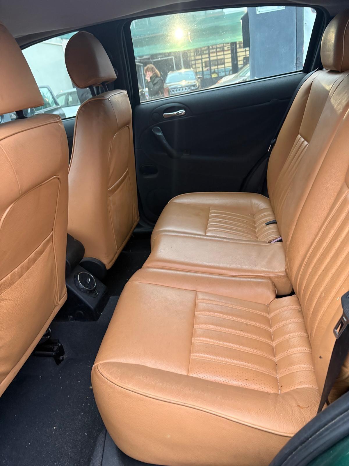 Alfa Romeo 147 1.6i 16V Twin Spark 5p. Distinctive