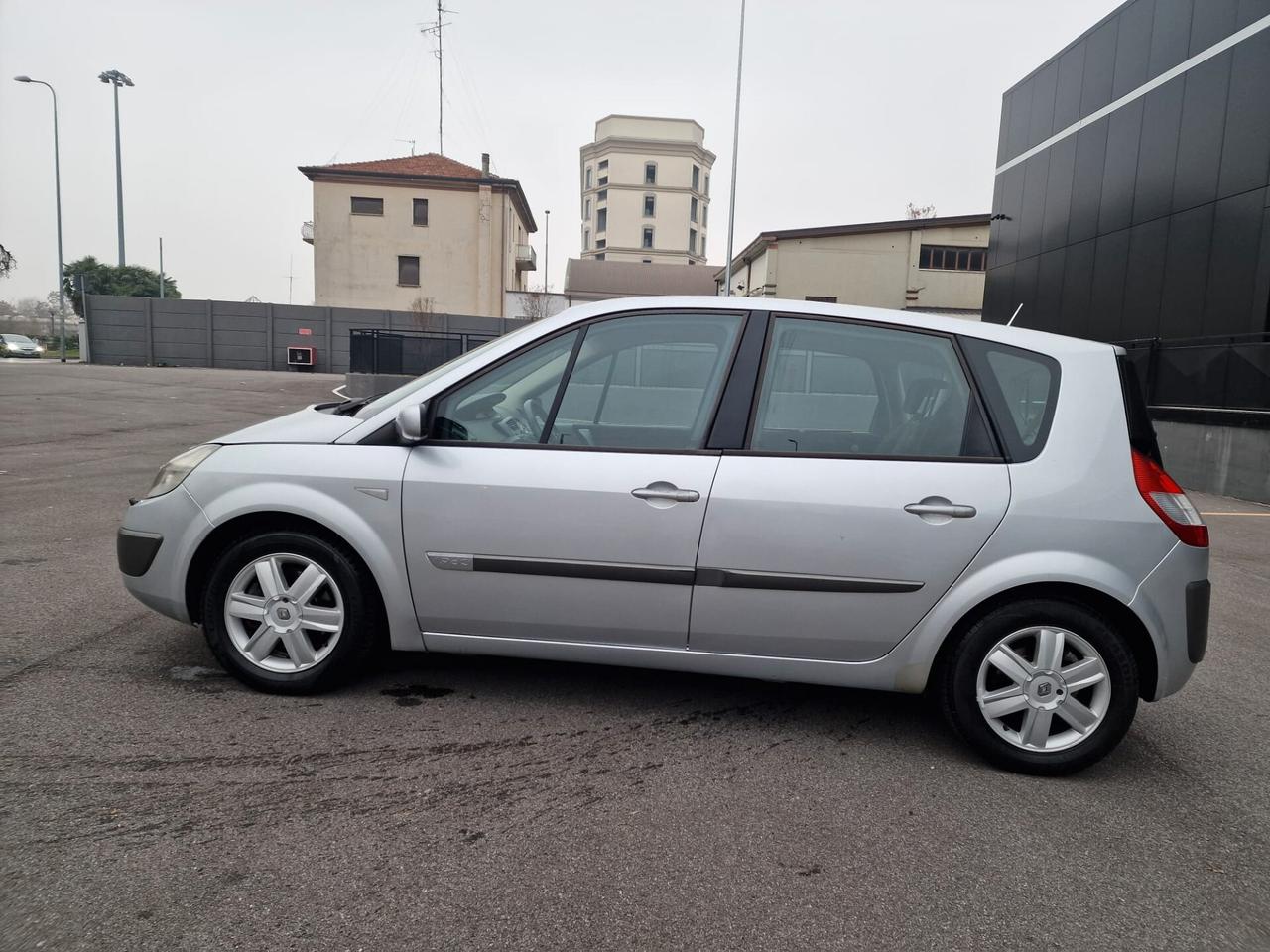 Renault Scenic 1.9 dCi/130CV Dynamique