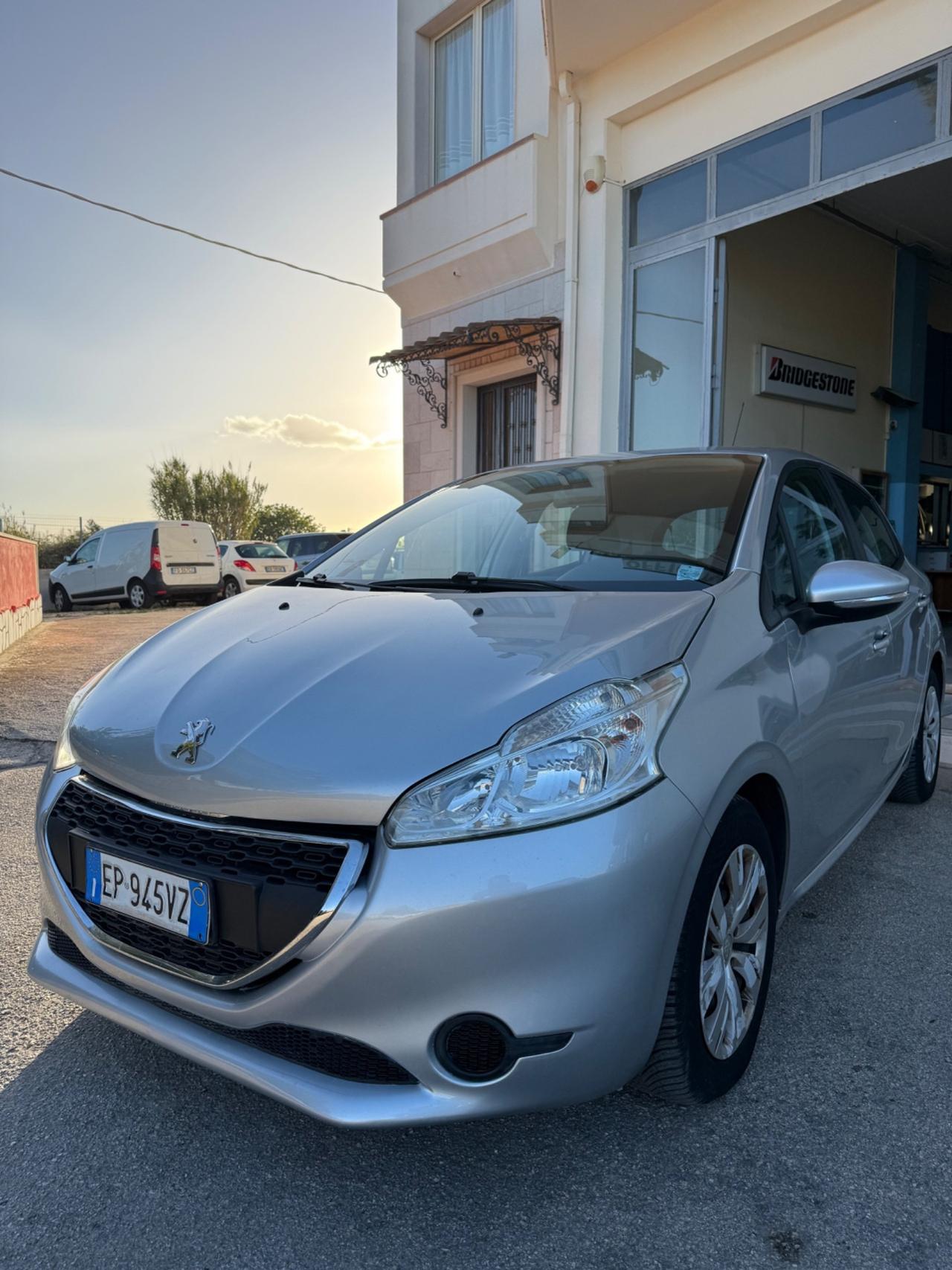 Peugeot 208 1.2 VTi 82 CV 5 porte Allure