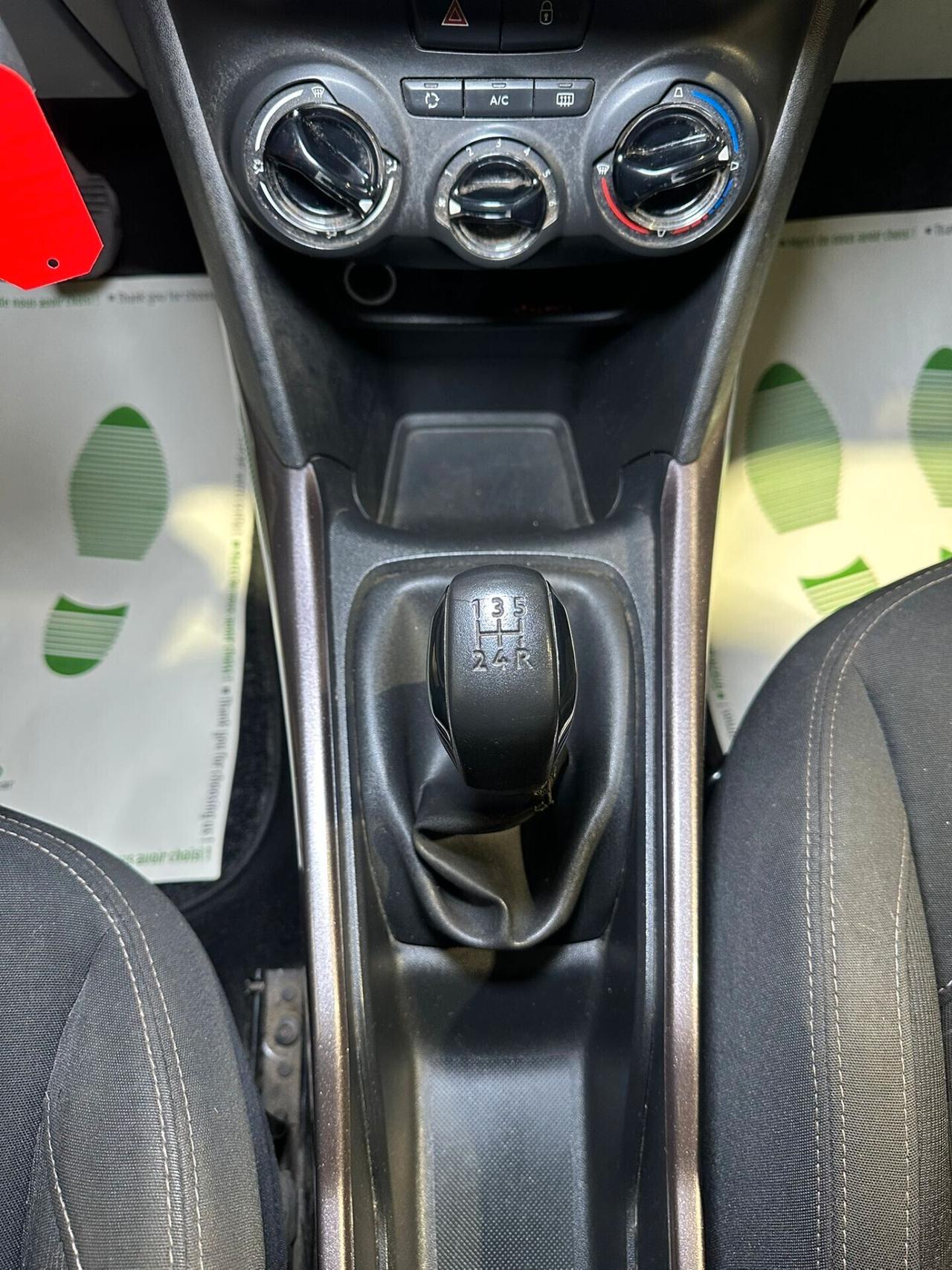 Peugeot 2008 1.6 HDi 92 CV Urban Cross