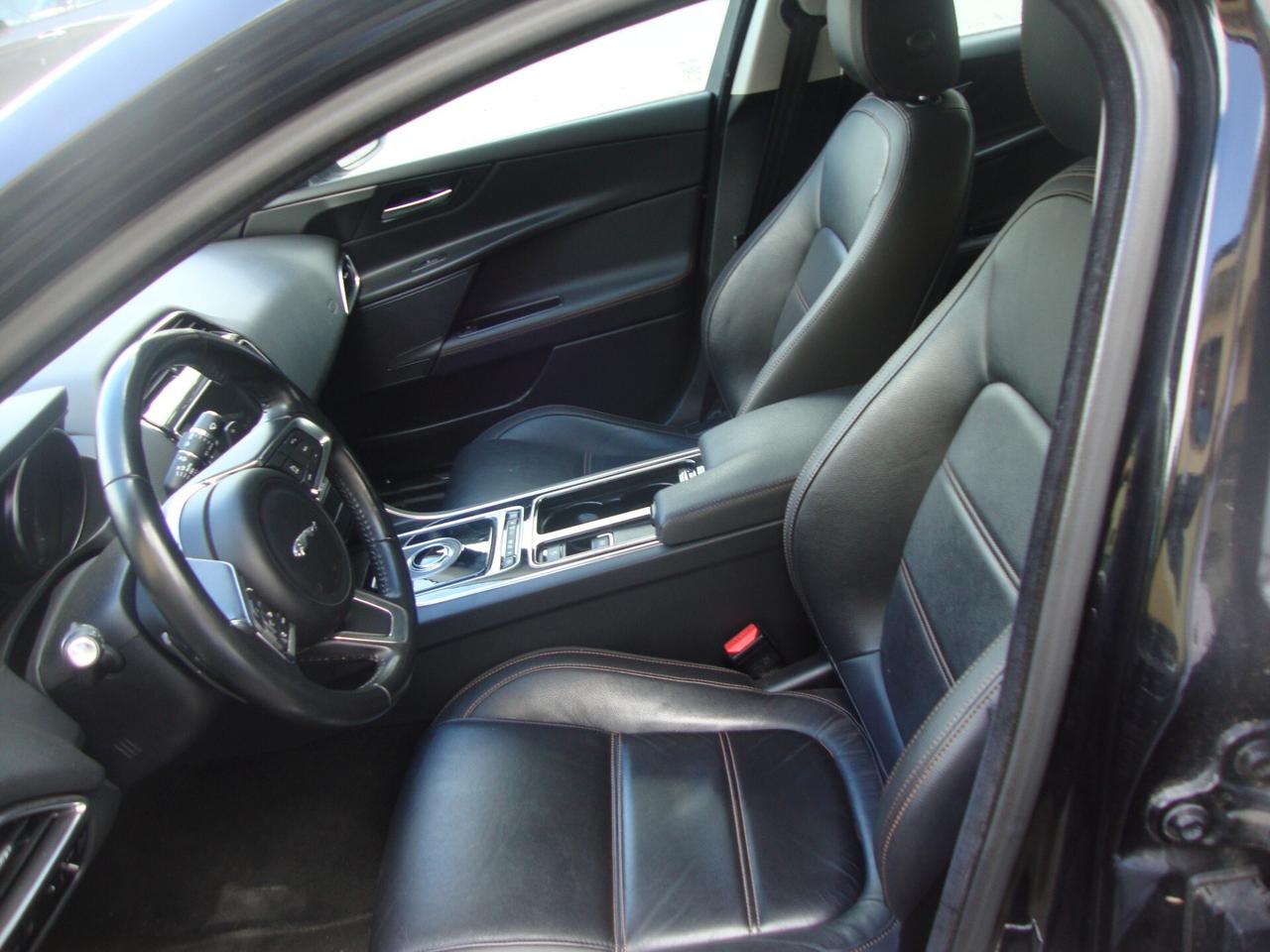 Jaguar XE 2.0 D 180 CV aut. Prestige