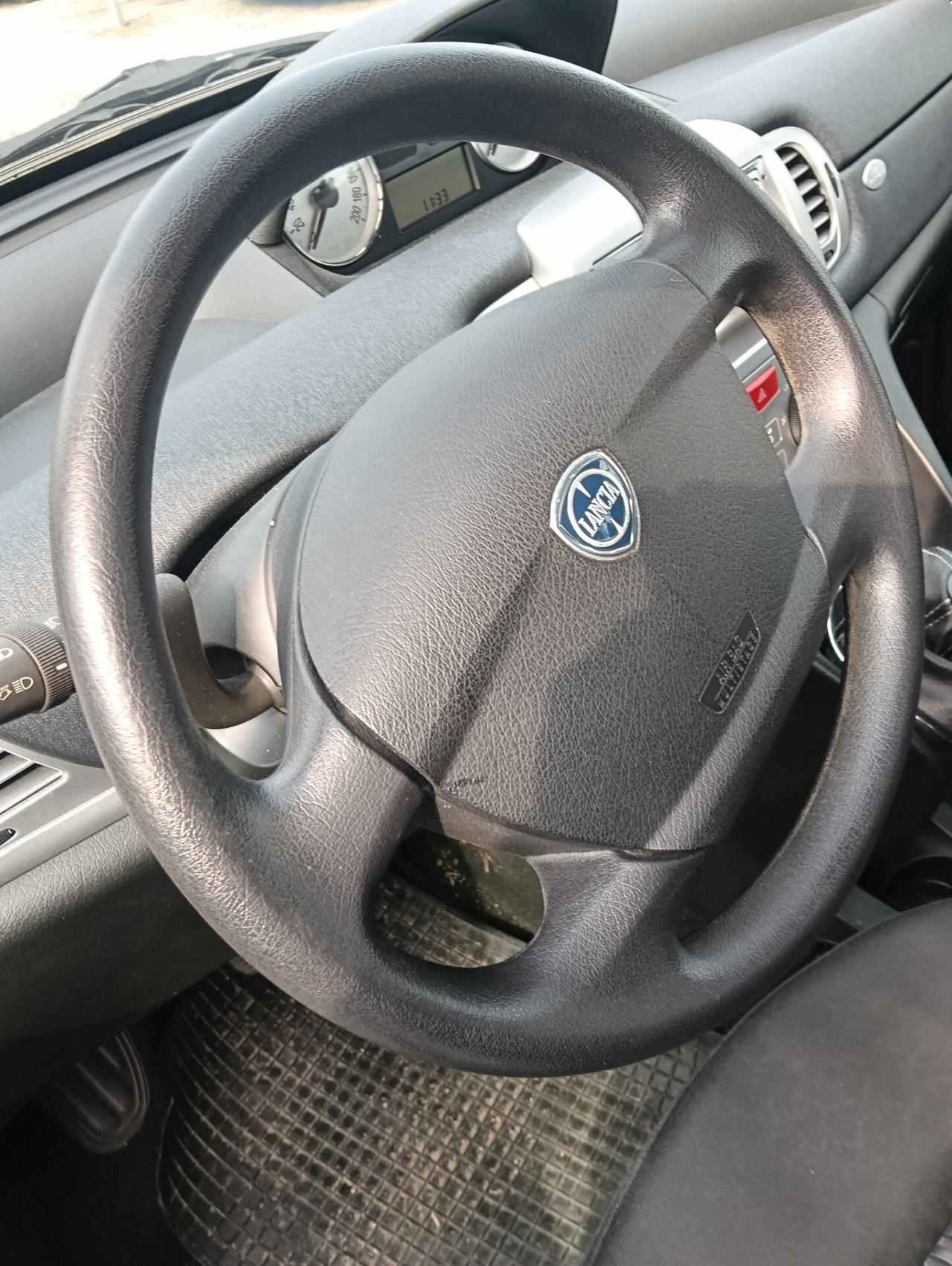 Lancia Ypsilon 1.2 Oro